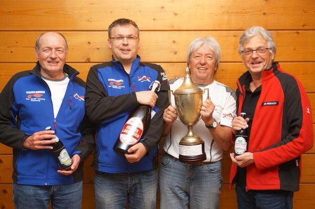 Günther Sperrer (Alpenrose) 2. Platz, Andi Demmelmair (Alpenrose) 1. Platz, Albert Romstädter (Alpenrose) – Letzter Platz, Alois Fritzenwenger (Almenrausch) 3. Platz des Triathlons